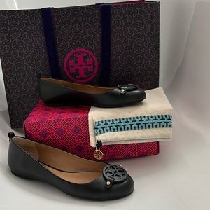 Tory Burch size 8, black, gold.